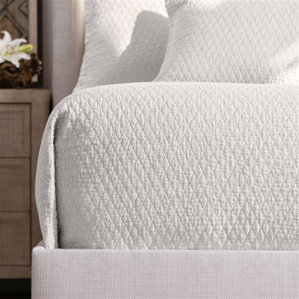 Dawn Coverlet White Queen