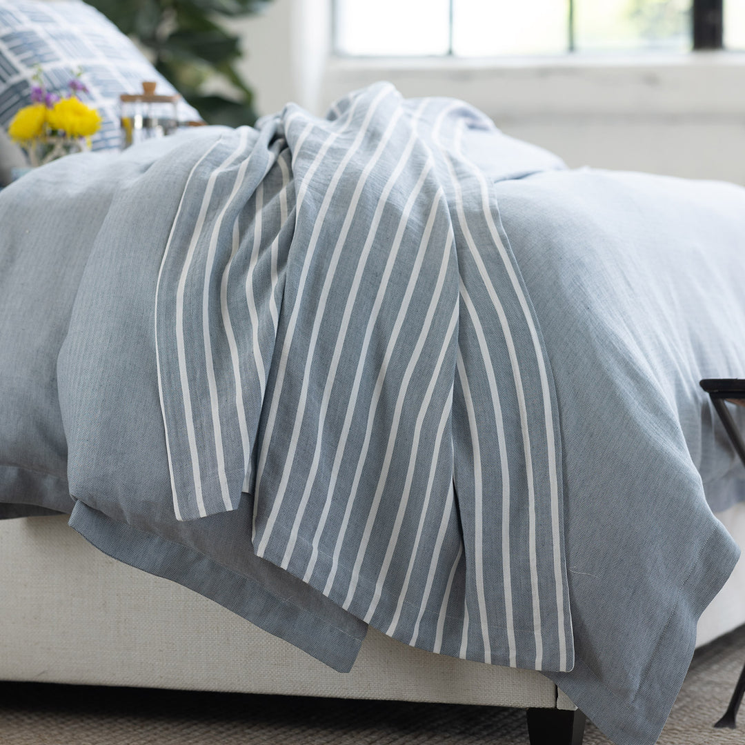 Meadow Throw White Blue Striped